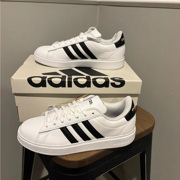 Women's Adidas Grand Court 2.0 White Sneakers - Size 7 NWT - Picture 2 of 10